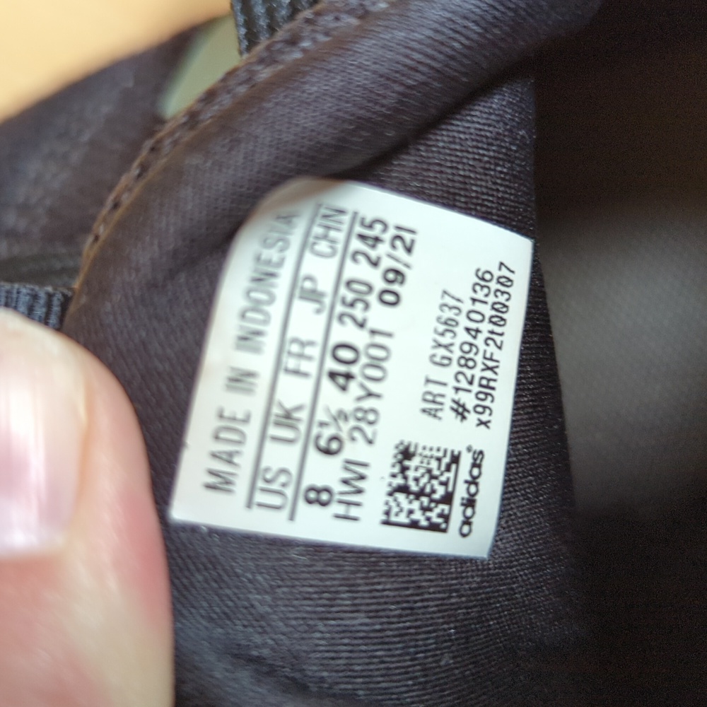 Adidas sneakers - Picture 6 of 7